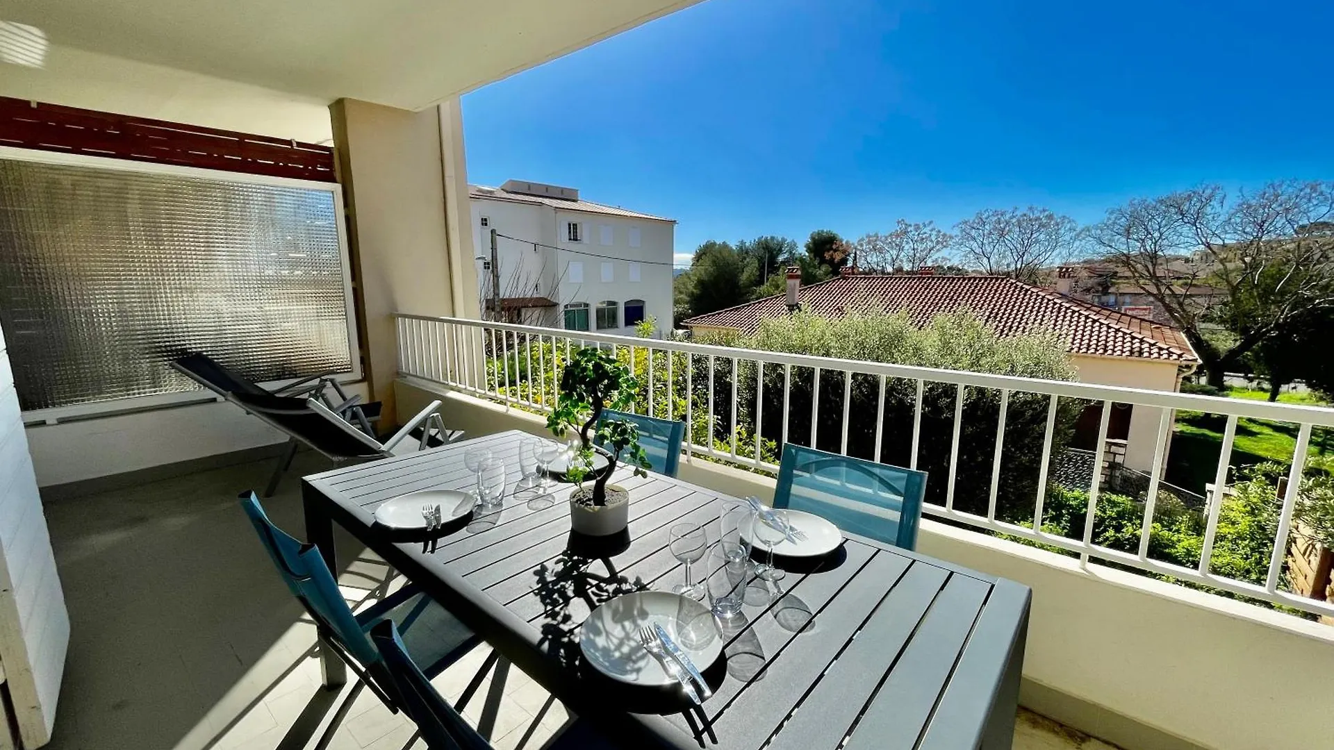 Moderne & Terrasse - Plein Centre - A Proximite Des Plages Carqueiranne França