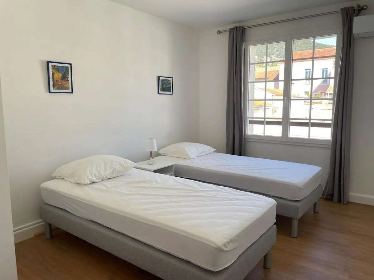 Moderne & Terrasse - Plein Centre - A Proximite Des Plages Carqueiranne Apartment