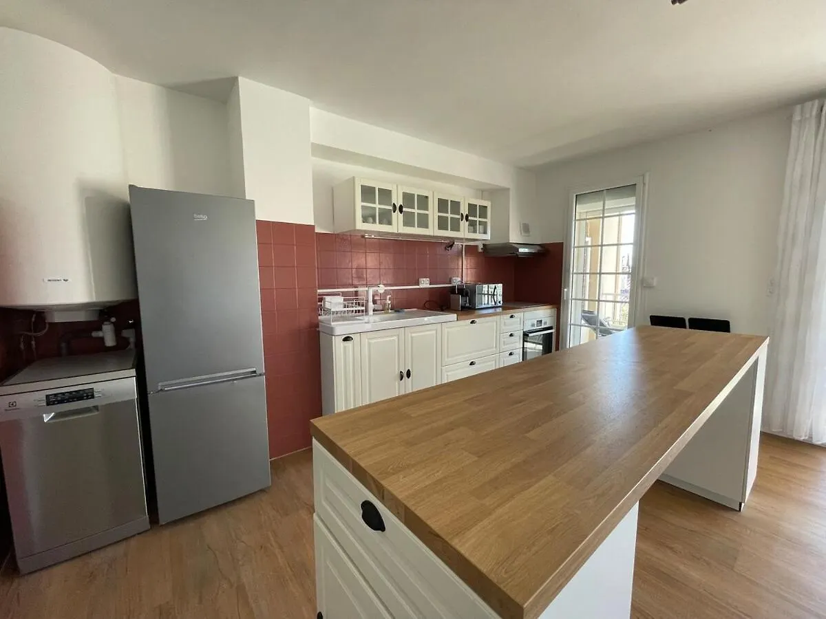 Moderne & Terrasse - Plein Centre - A Proximite Des Plages Carqueiranne 0*,  France
