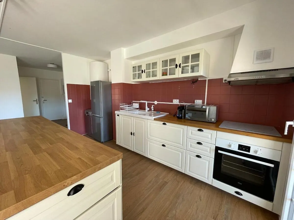 Moderne & Terrasse - Plein Centre - A Proximite Des Plages Carqueiranne Apartment