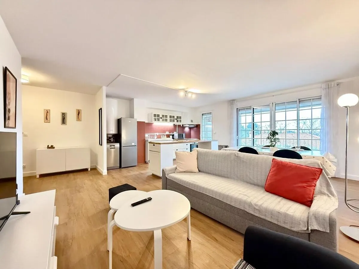 Moderne & Terrasse - Plein Centre - A Proximite Des Plages Carqueiranne