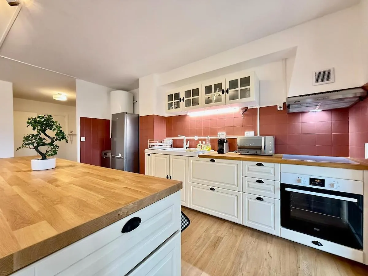 Moderne & Terrasse - Plein Centre - A Proximite Des Plages Carqueiranne 0*,
