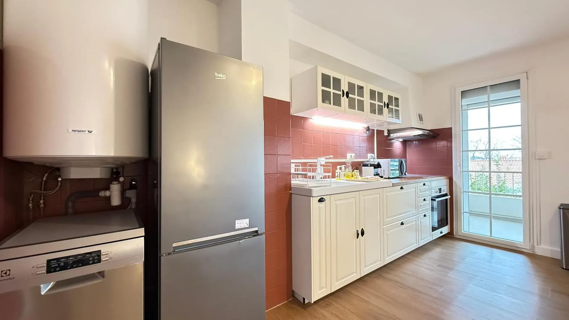 Moderne & Terrasse - Plein Centre - A Proximite Des Plages Carqueiranne Apartment