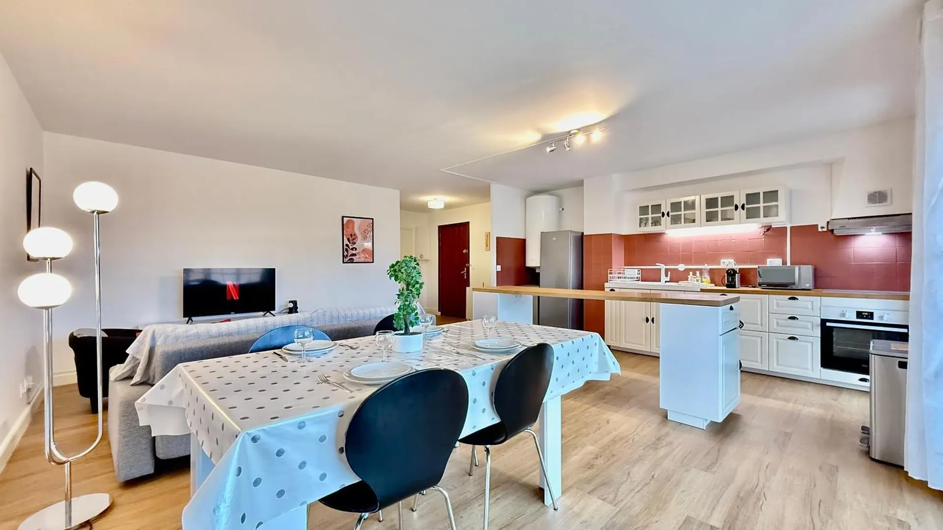 Moderne & Terrasse - Plein Centre - A Proximite Des Plages Carqueiranne Apartment